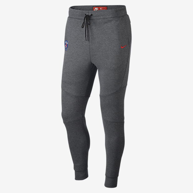 Tech Fleece trainingspak 2018 - Voetbalshirts.com