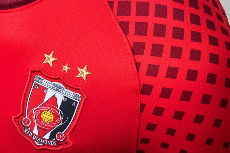 urawa-red-diamonds-thuis-shirt-2018.jpg