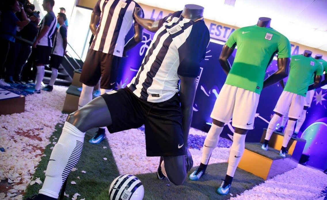 Allianz Lima voetbalshirts 2018