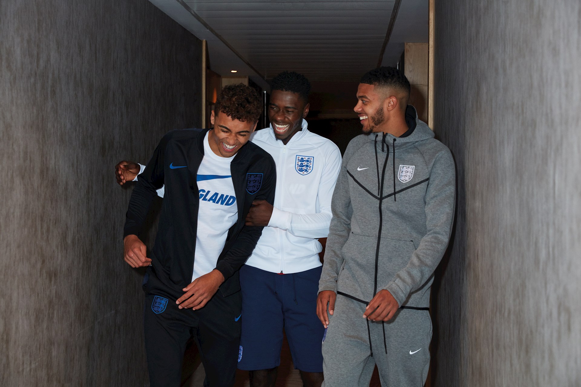 Vaderlijk bod Belegering Nike lanceert Engeland tech fleece pak voor 2018-2019 - Voetbalshirts.com