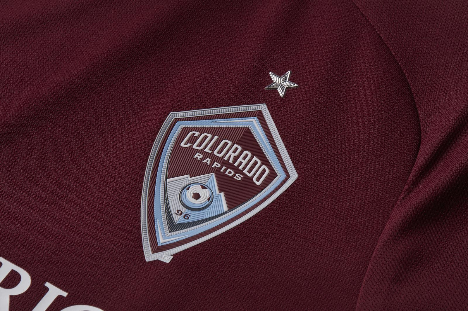 Colorado-Rapids-2018-thuisshirt.jpg