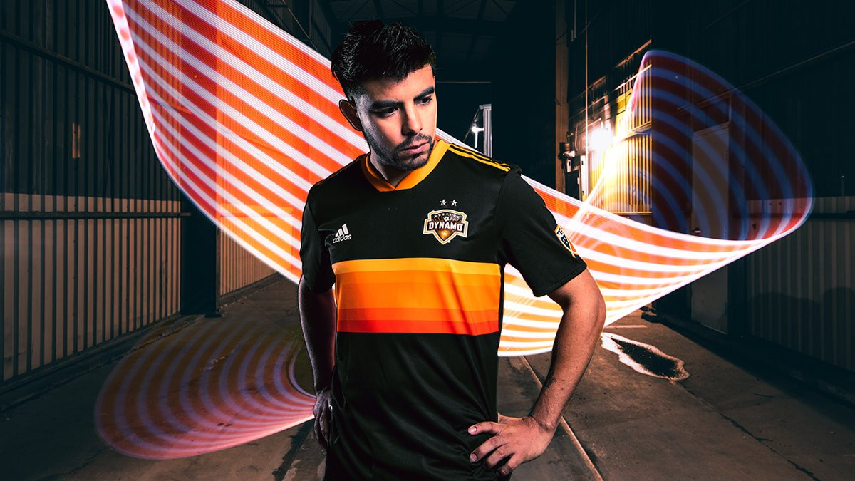 Houston-Dynamo-uitshirt-2018-headliner.jpg