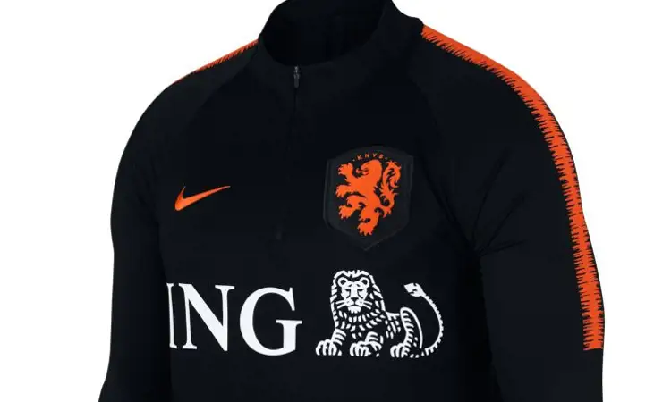 Zoekmachinemarketing kassa voelen Nederlands Elftal draagt zwart trainingspak gedurende 2018-2019 -  Voetbalshirts.com