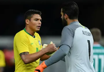 brazilie-keeper-shirt-2018-2019-a.jpg