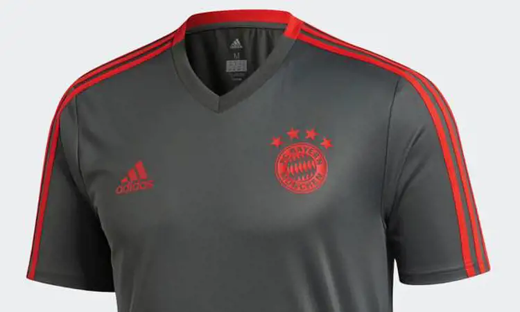 Bayern München traint in 2018-2019 in opvallend trainingsshirt