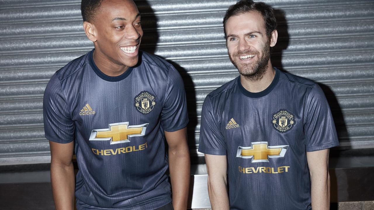 manchester-united-3e-shirt-2018-2019.jpg