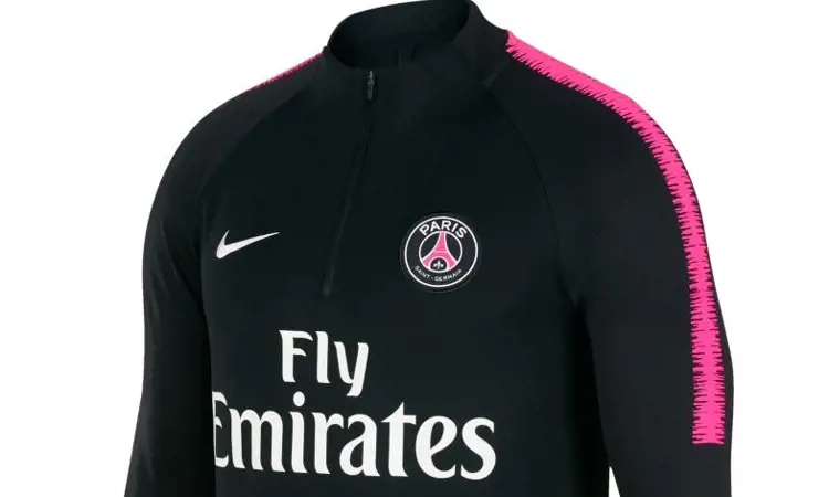Paris Saint Germain draagt zwart/roze trainingspak van Nike in 2018-2019