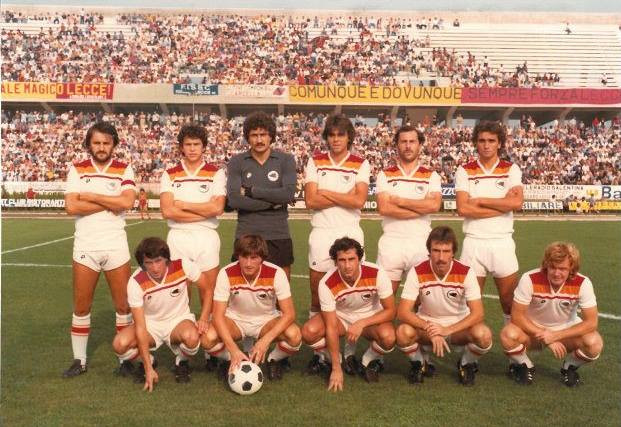 De geschiedenis van het modieuze voetbalshirt