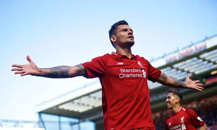 Liverpool draagt voetbalshirt 2017-2018 in Champions League finale