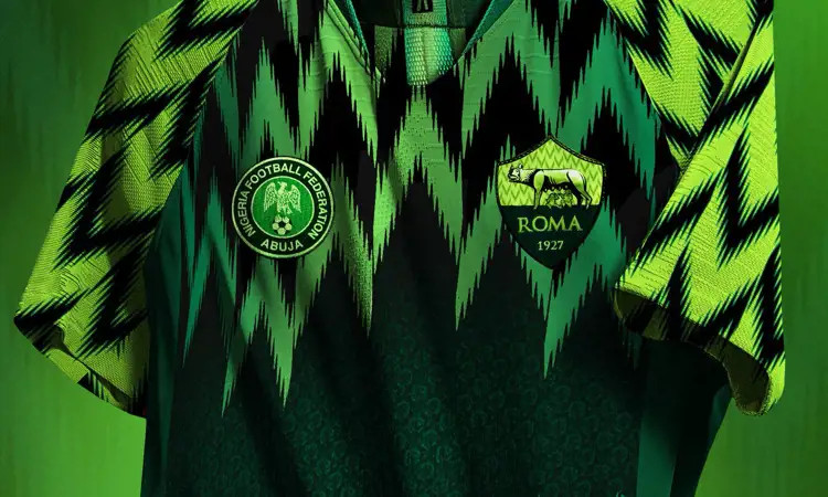 AS Roma warming-up shirt 2018-2019 gebaseerd op voetbalshirt van Nigeria 