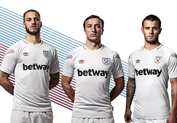 west-ham-united-3e-shirt-2018-2019.jpg