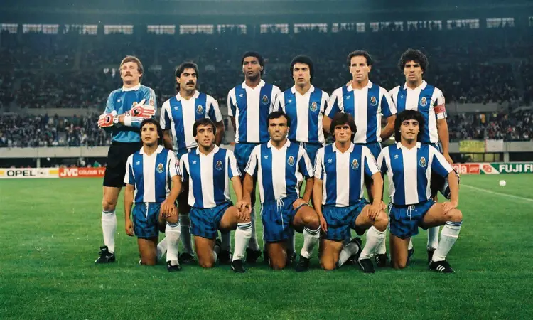 Het FC Porto retro voetbalshirt van 1986-1987