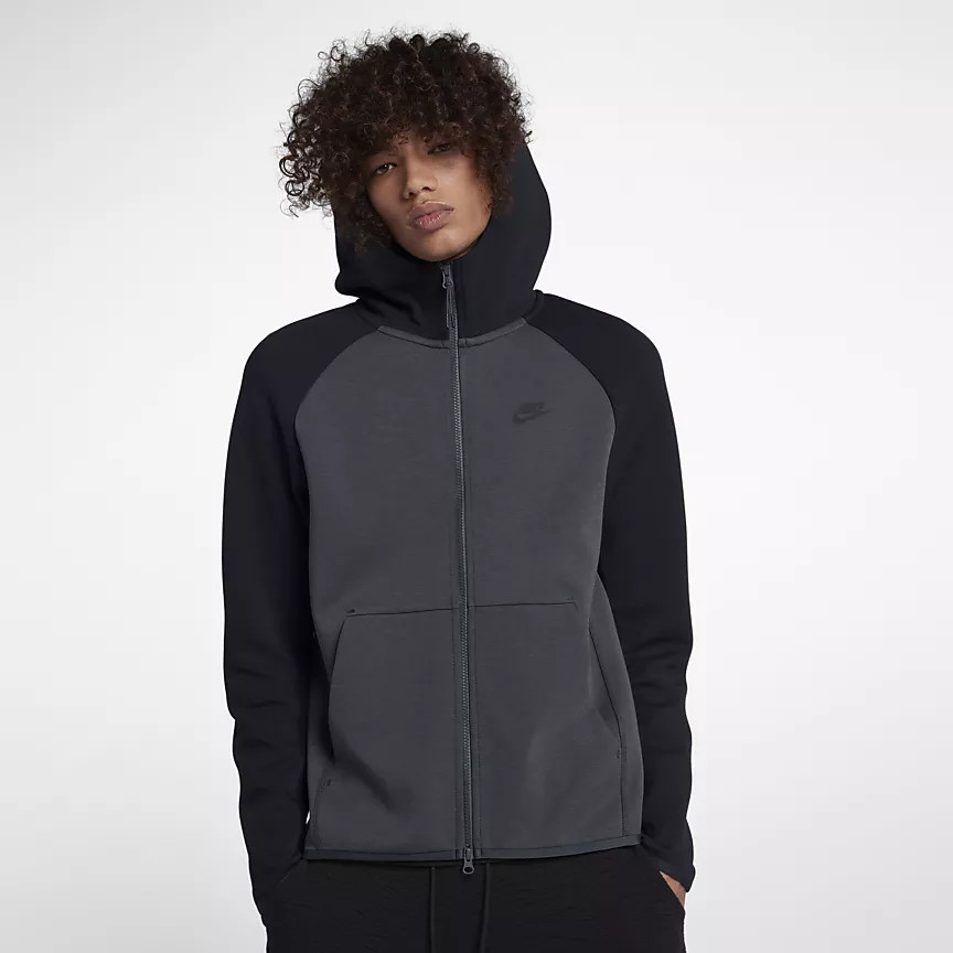 Het Nike tech fleece joggingspak Voetbalshirts.com