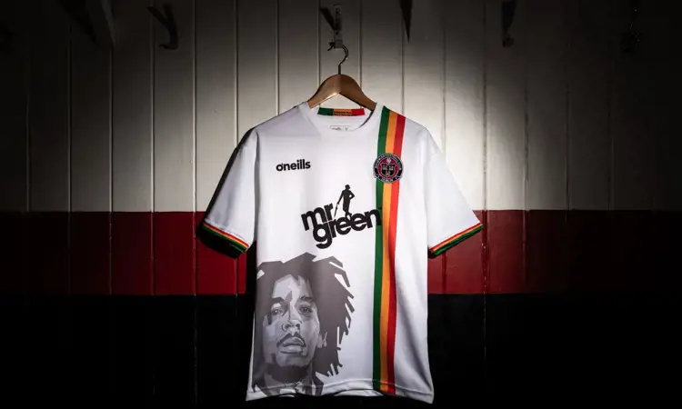Bohemian FC doet Bob Marley voetbalshirt in de ban en presenteert nieuw uitshirt voor 2019