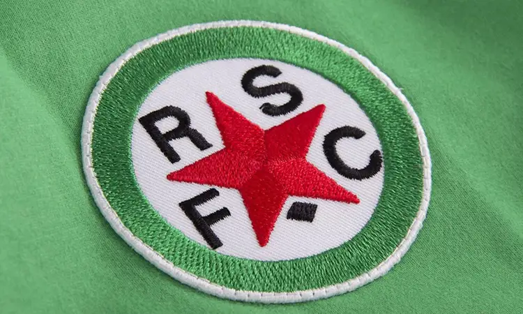 Het Red Star FC retro voetbalshirt van de jaren 70