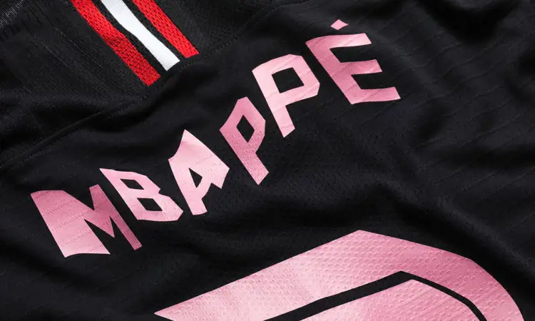 Unieke Tyrsamisu bedrukking voor Paris Saint Germain Champions League voetbalshirt