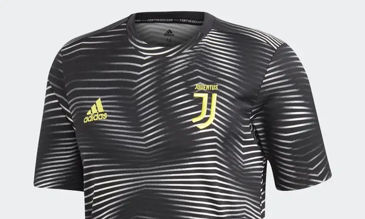 Juventus draagt flitsende warming-up shirt in 2019