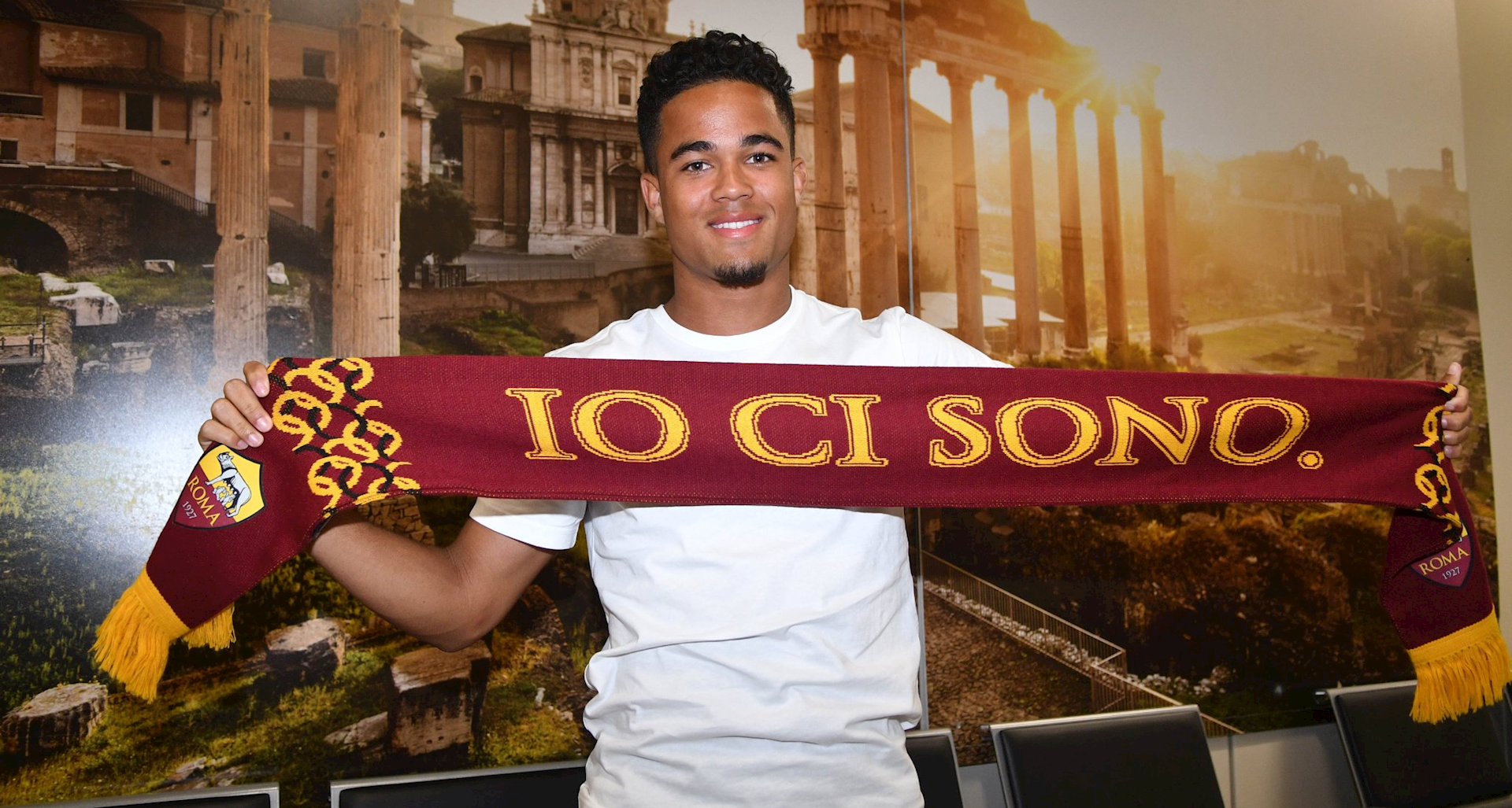 De AS Roma sjaal is ongekend populair sinds deze zomer