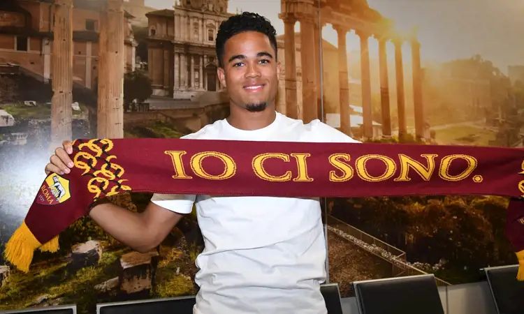 De AS Roma sjaal is ongekend populair sinds deze zomer