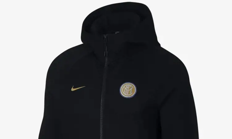 Inter Milan draagt zwart/goud tech fleece joggingspak in 2019