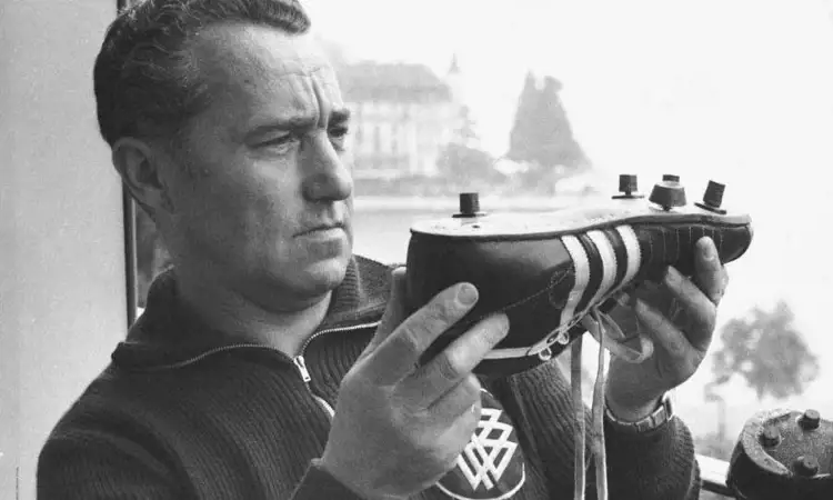 De geschiedenis van het adidas logo - Adidas bestaat in 2019 70 jaar