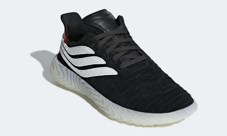 Zwarte adidas Sobakov schoenen in stijl Predator voetbalschoenen