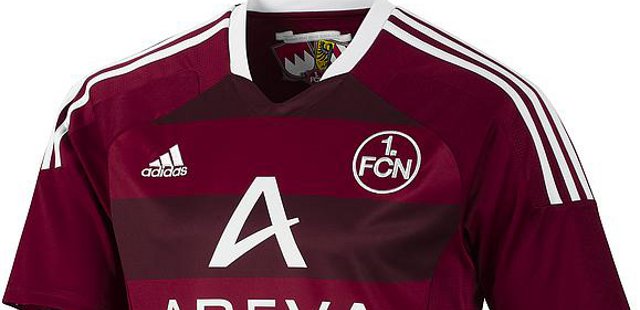 FC_Nurnberg_thuisshirt_2011_2012(1).jpg
