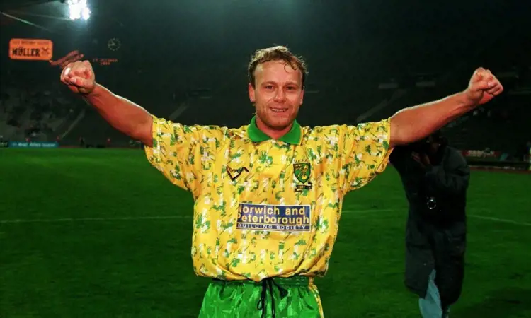 De Norwich City retro voetbalshirts van 1992-1994