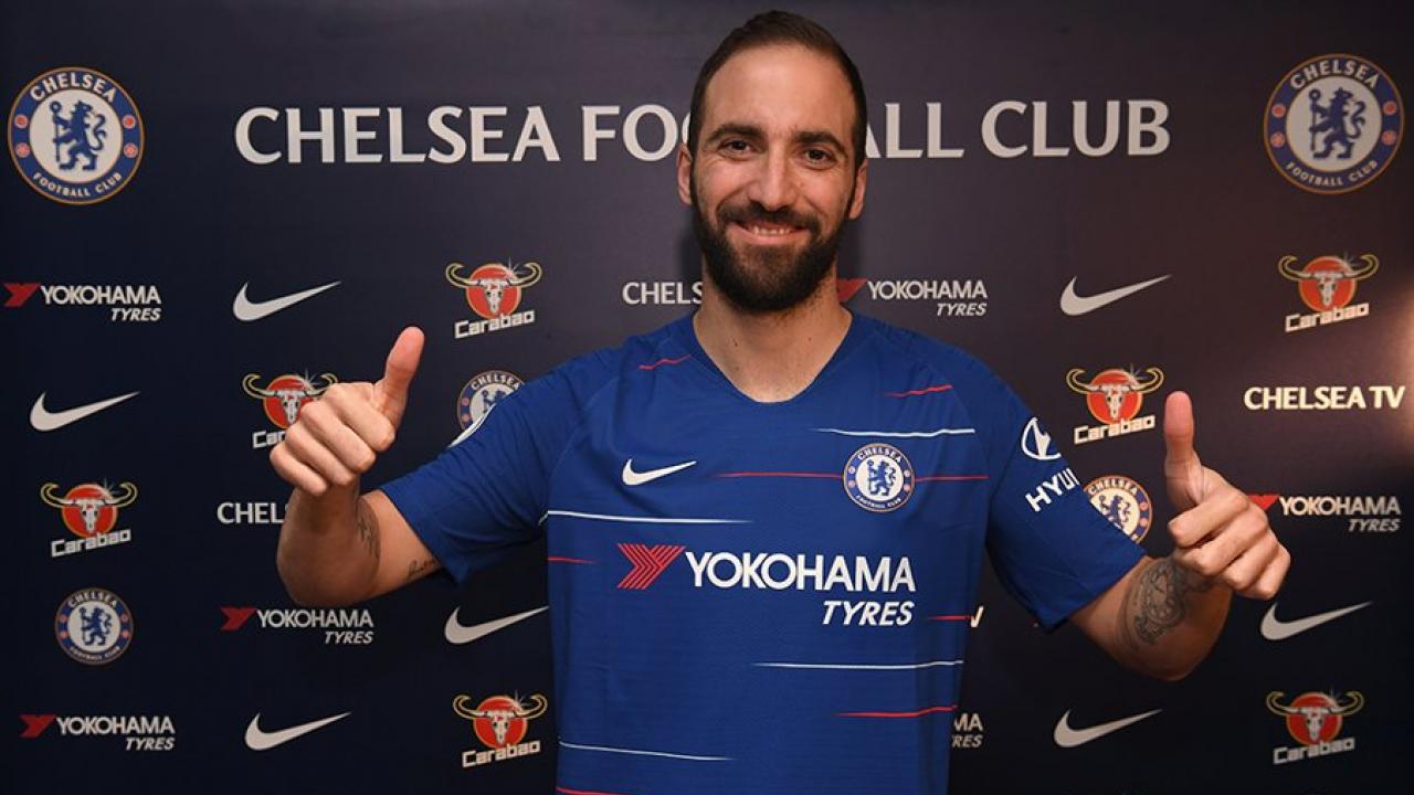 Het Chelsea voetbalshirt van Gonzalo Higuaín