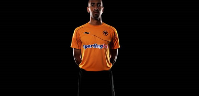 Wolverhampton_Wanderers_thuisshirt_2011_2012.jpg