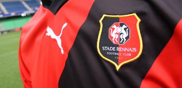 Stade_Rennes_thuisshirt_2011_2012(1).jpg