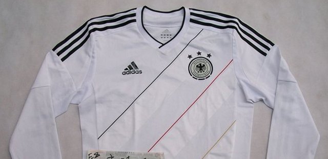 Duitsland_voetbalshirts_2011_2012.jpg
