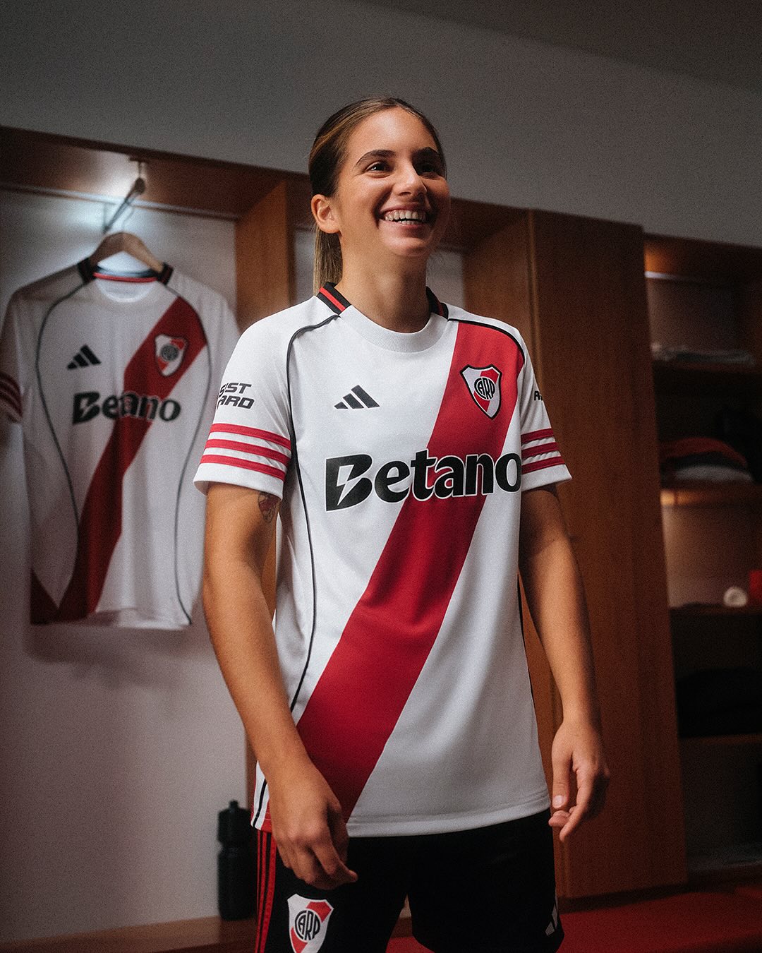 River Plate voetbalshirts 2025-2026 geïnspireerd door twee historische prijzen