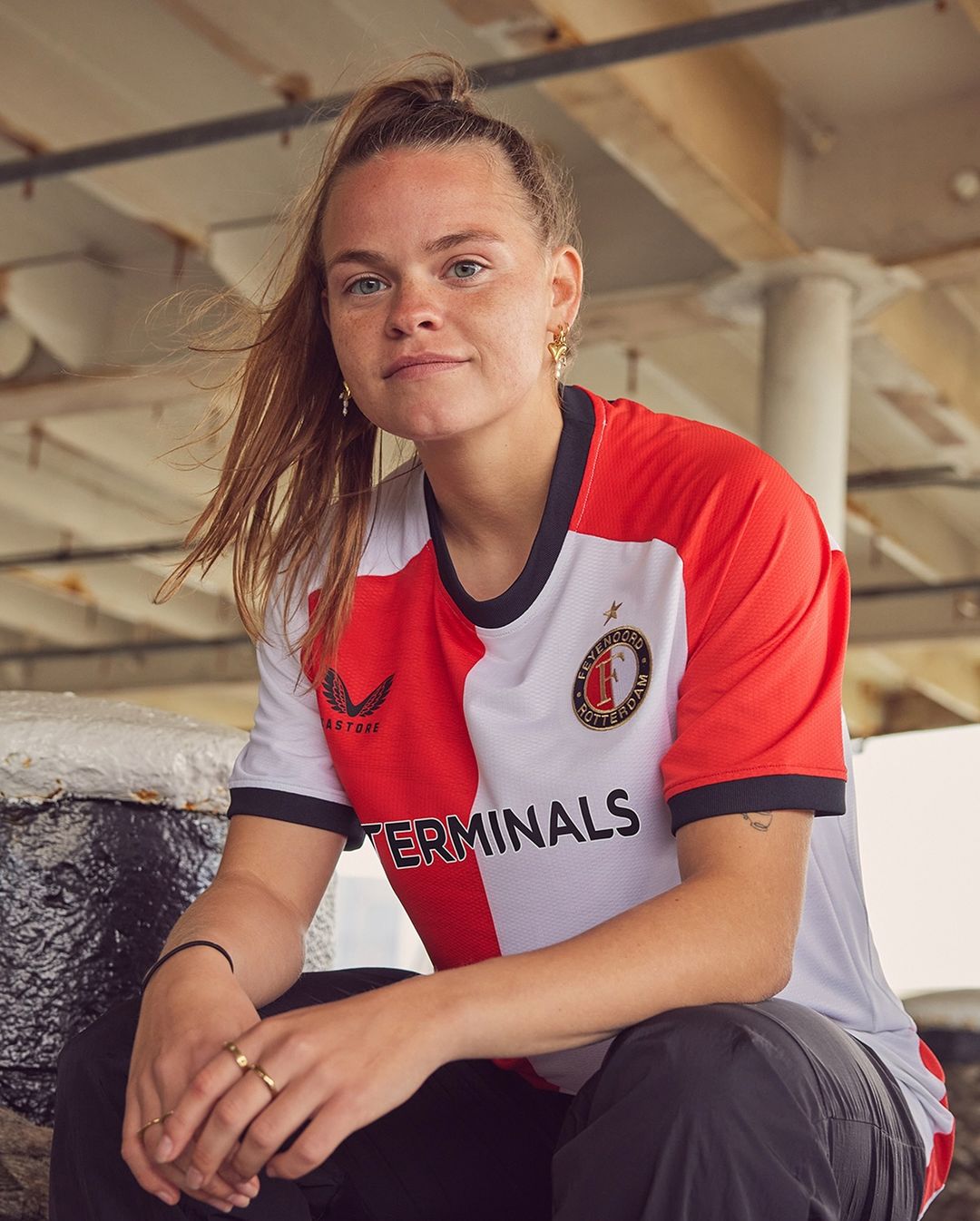 Feyenoord thuisshirt 2024-2025 heeft weer traditioneel design