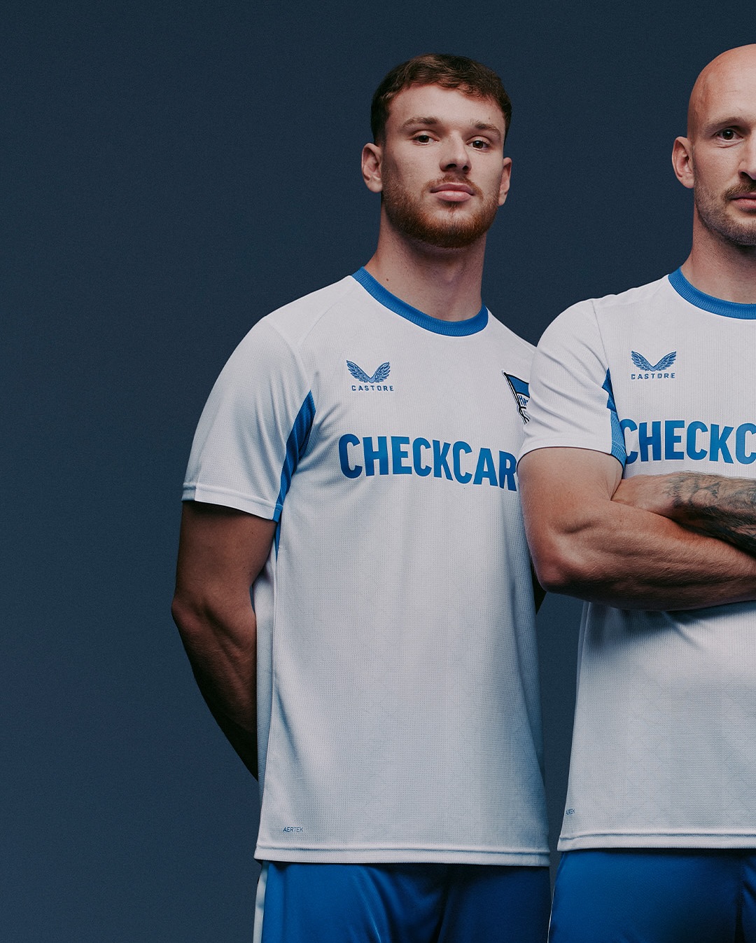 Dit zijn de Hertha BSC voetbalshirts 2025-2026 van Castore