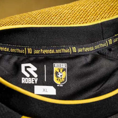 Vitesse voetbalshirts 2023-2024