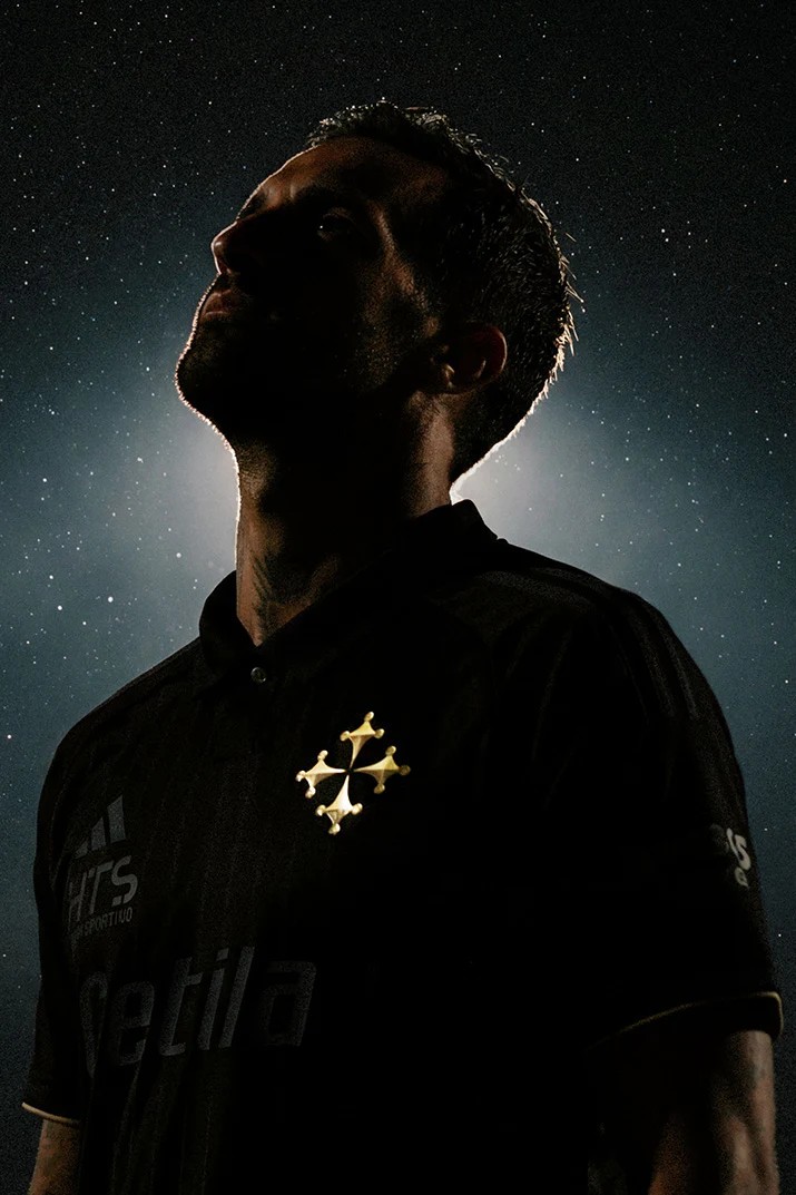 Pisa SC 4e shirt 2025-2026 geïnspireerd door kruis