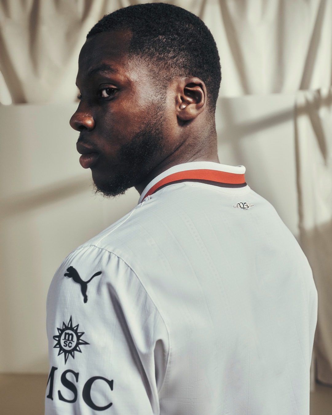 AC Milan uitshirt 2024-2025 elegant en innovatief! 