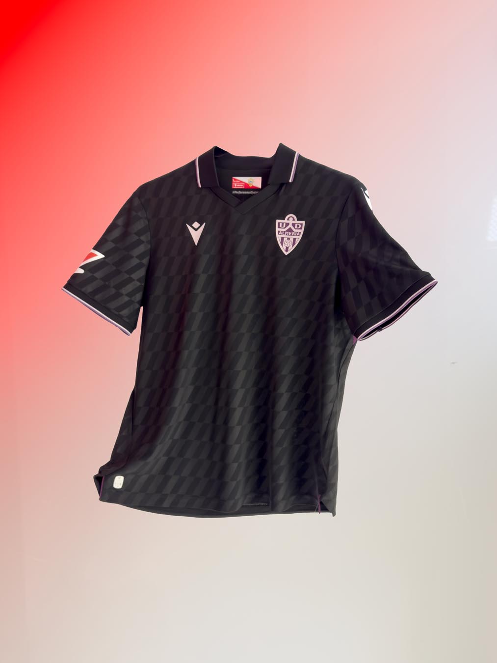 Dit zijn de UD Almería voetbalshirts 2025-2026 van Macron