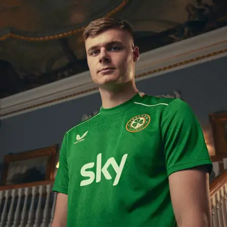 Ierland voetbalshirts 2024-2025 in teken van Keltische schildknoop!