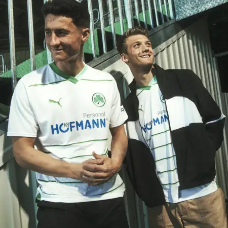 SpVgg Greuther Fürth voetbalshirts 2023-2024