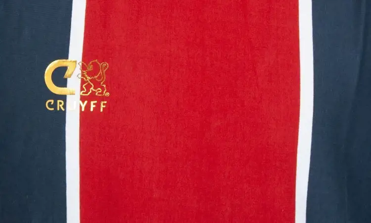 Het Cruyff Paris Saint Germain voetbalshirt van 1975