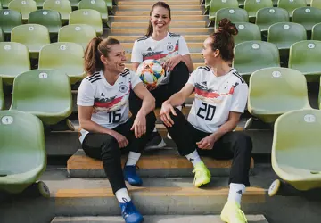 duitsland-dames-voetbalshirt-2019-2021-b.jpg