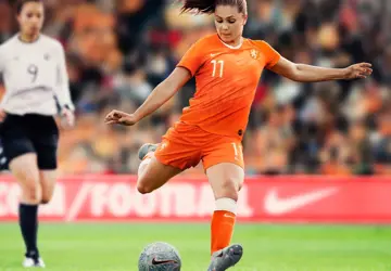 oranje-leeuwinnen-voetbalshirt-2019.jpg