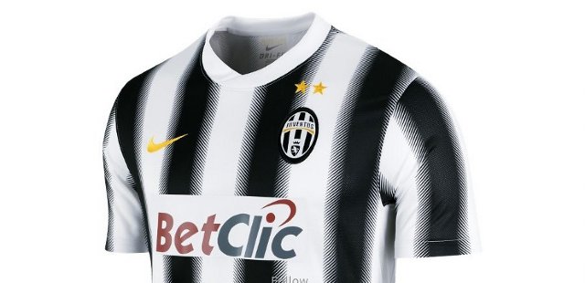 Juventus_thuisshirt_2011_2012(1).jpg