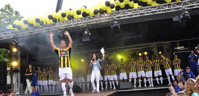 Vitesse_shirt_2011_2012.jpg