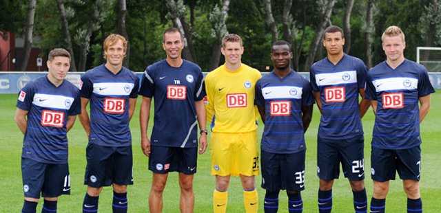 Hertha_BSC_thuisshirt_2011_2012.jpg