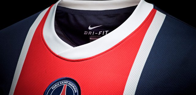 Paris_Saint_Germain_thuisshirt_2011_2012(1).jpg