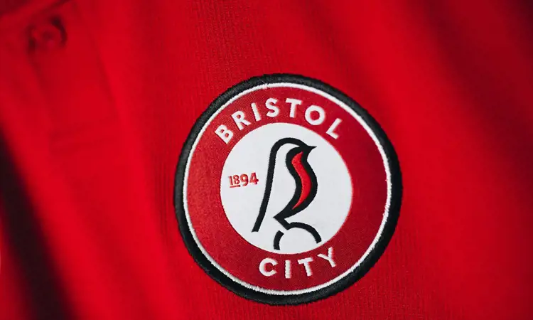Bristol City thuisshirt 2019-2020 en nieuwe logo