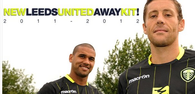 Leeds_United_uitshirt_2011_2012.jpg